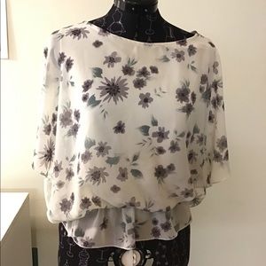 Floral flowing elastic waist blouse